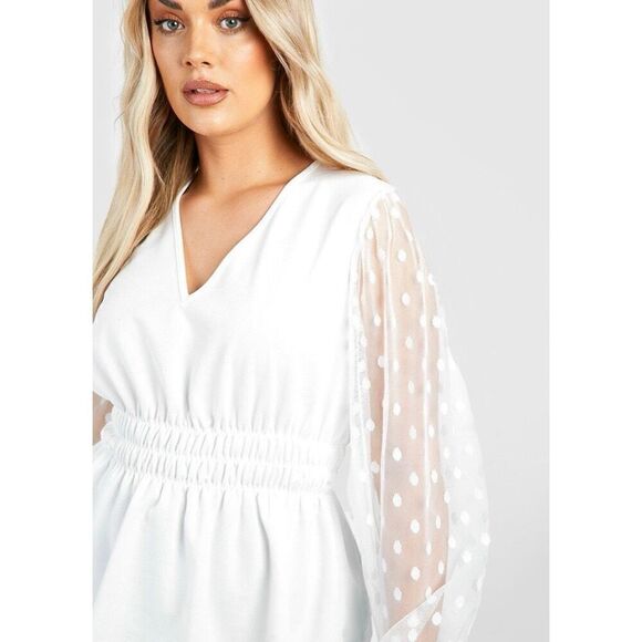 Boohoo Dobby Polkadot White Mesh Peplum plus size top 20 NEW - Picture 3 of 9